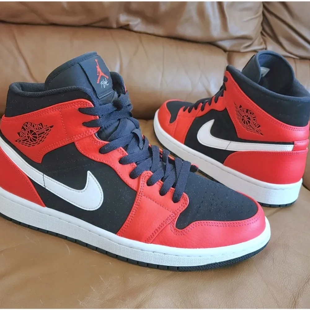 AIR JORDAN: 1 Mid ‘Infrared 23’ Sneakers 100% Authentic - Picture 1 of 8